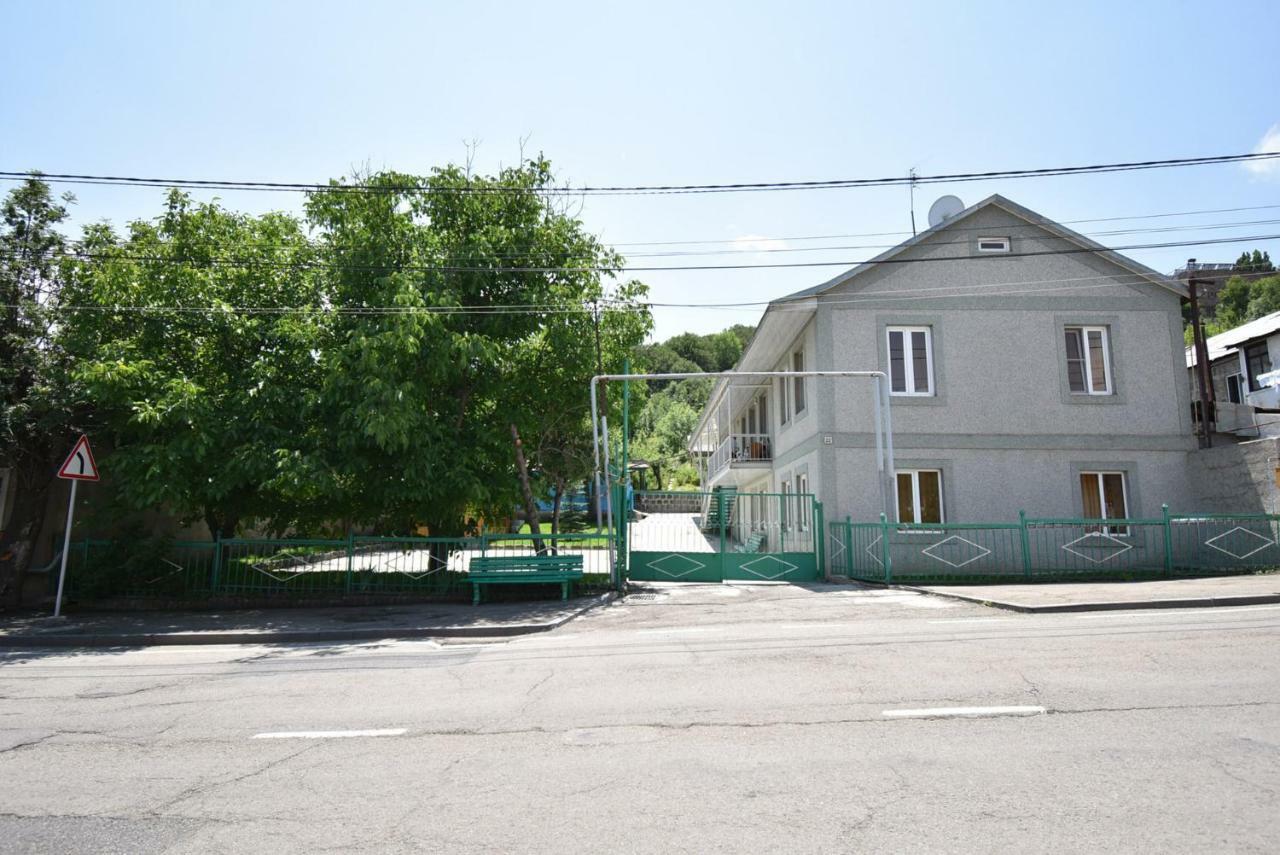 Guest House Arsan Tsaghkadzor Eksteriør billede