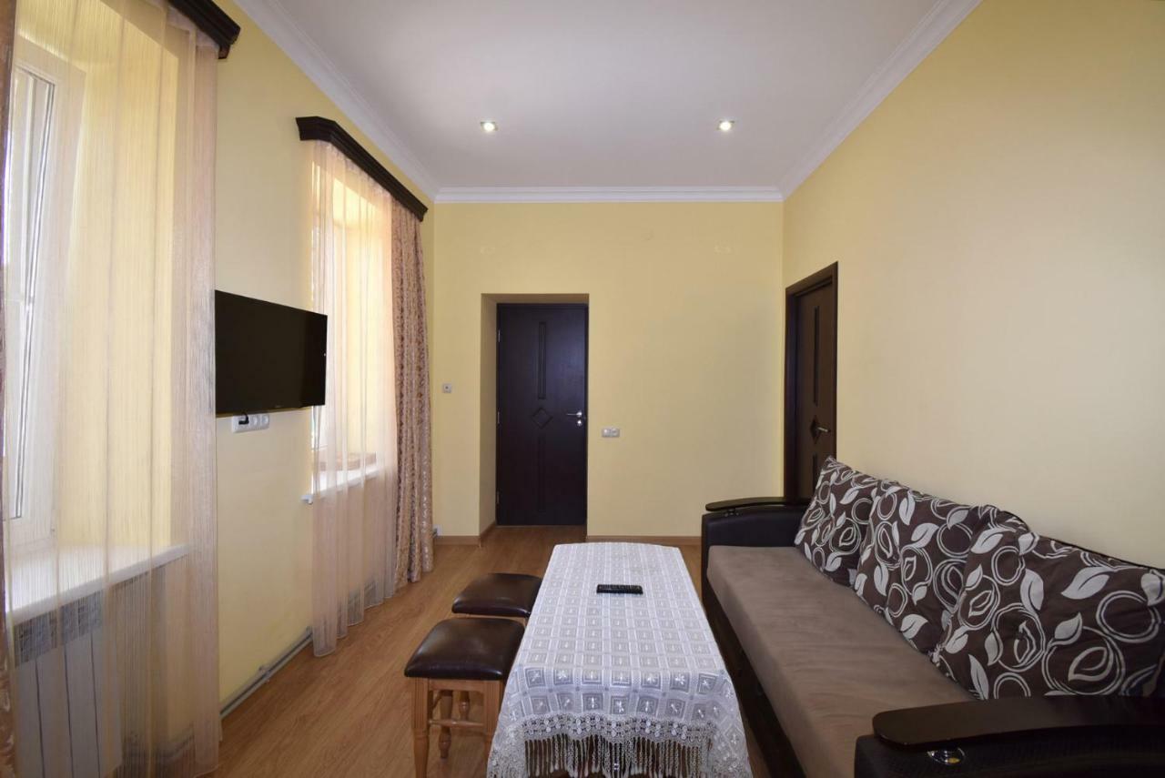 Guest House Arsan Tsaghkadzor Eksteriør billede